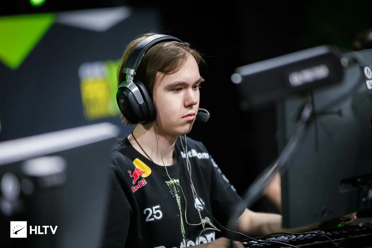 队风向标 队风向标